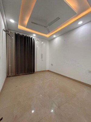 Room in 3 BHK Builder Floor at Chattarpur – for Rent