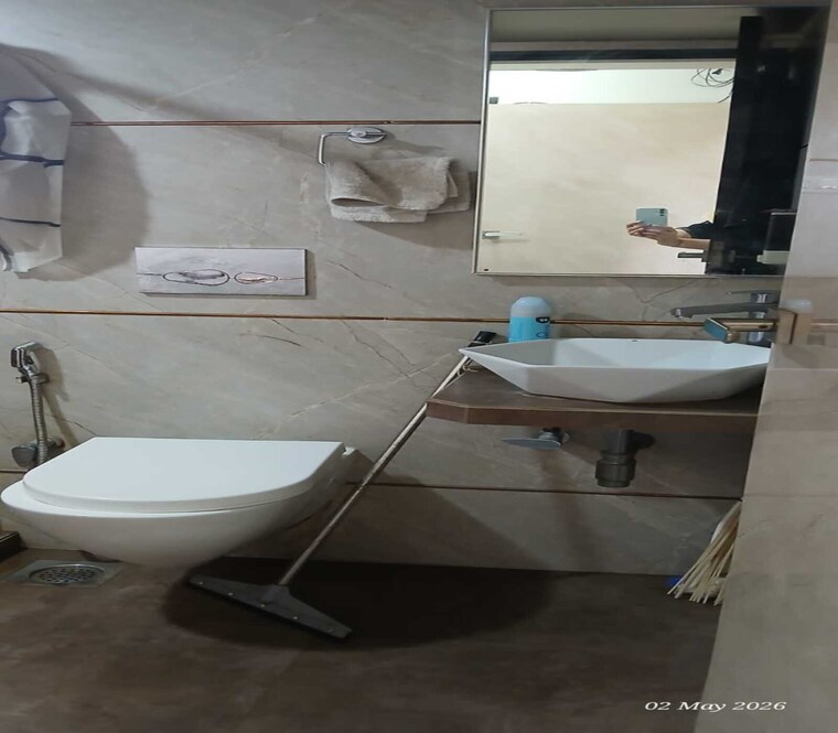 Bathroom, dadar east 1 Bedroom 550 Sq.Ft. Apartment In Dadar East Mumbai 10364589