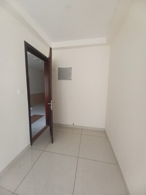 Room in 3.5 BHK Apartment at Prestige Lakeside Habitat, Varthur – for Rent