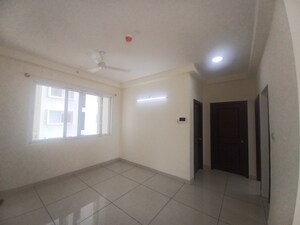 Room in 3.5 BHK Apartment at Prestige Lakeside Habitat, Varthur – for Rent