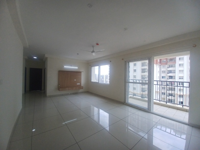 3.5 BHK 2100 Sq.Ft. Apartment in Prestige Lakeside Habitat
