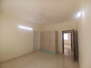 Room in 3.5 BHK Apartment at Prestige Lakeside Habitat, Varthur – for Rent
