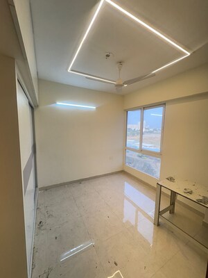 Room in 2 BHK Apartment at Signature The Millennia 3, Sector 37d – for Rent