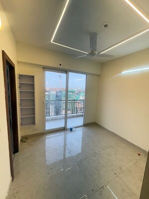 Room in 2 BHK Apartment at Signature The Millennia 3, Sector 37d – for Rent