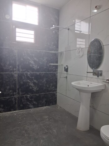 3.5 BHK House for Rent in Rajendra Colony, Faridabad