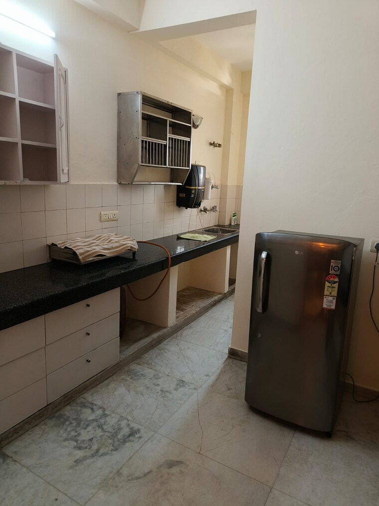 Kitchen, dlf phase i 2 Bedroom 500 Sq.Yd. Builder Floor In Dlf Phase I Gurgaon 10365268
