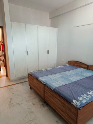Bedroom in 2 BHK Builder Floor at Dlf Phase I – for Rent