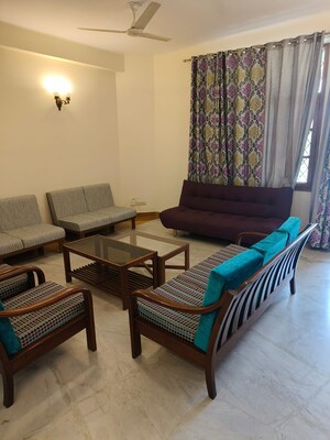 Living Room in 2 BHK Builder Floor at Dlf Phase I – for Rent