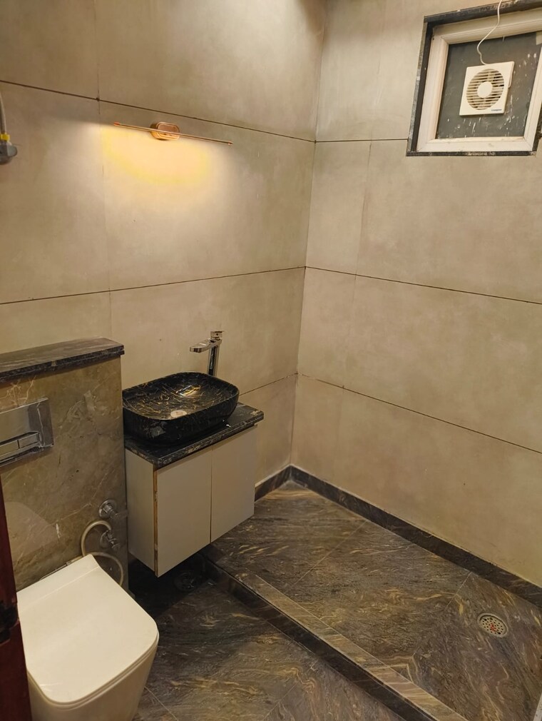 Kitchen, ashok vihar phase 3 4 Bedroom 1440 Sq.Ft. Builder Floor In Ashok Vihar Phase 3 Delhi 10365285