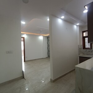 Room in 3 BHK Builder Floor at Govindpuri – for Rent
