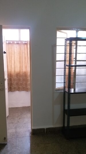 Bedroom in 1 BHK Apartment at Kothrud – for Rent