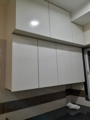 Room in 2 BHK Apartment at Borivali East – for Rent
