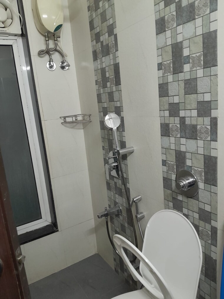 Bathroom, borivali east 2 Bedroom 650 Sq.Ft. Apartment In Borivali East Mumbai 10365344