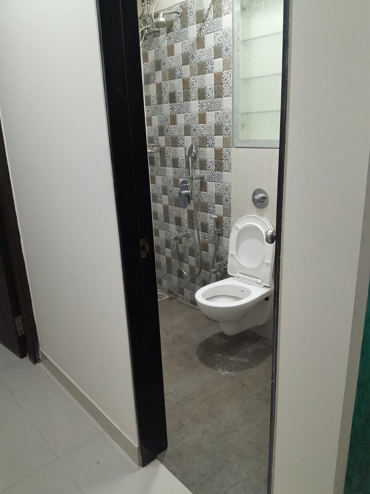 Bathroom, borivali east 2 Bedroom 650 Sq.Ft. Apartment In Borivali East Mumbai 10365344