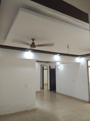 Room in 4 BHK Apartment at Kbnows Apartment, Sector 16 Greater Noida – for Sale