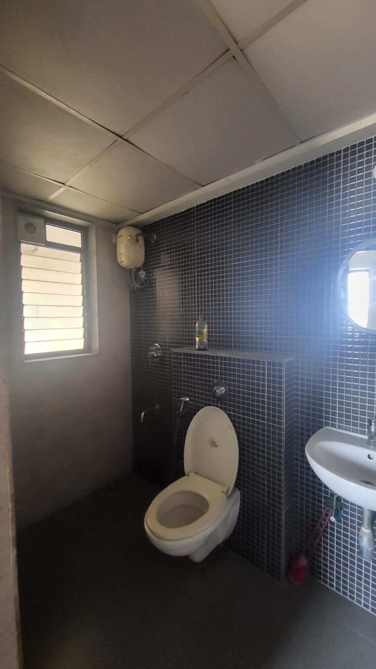Bathroom, lodha-lakeshore-greens 1.5 Bedroom 594 Sq.Ft. Apartment In Dombivli East Thane 10365348