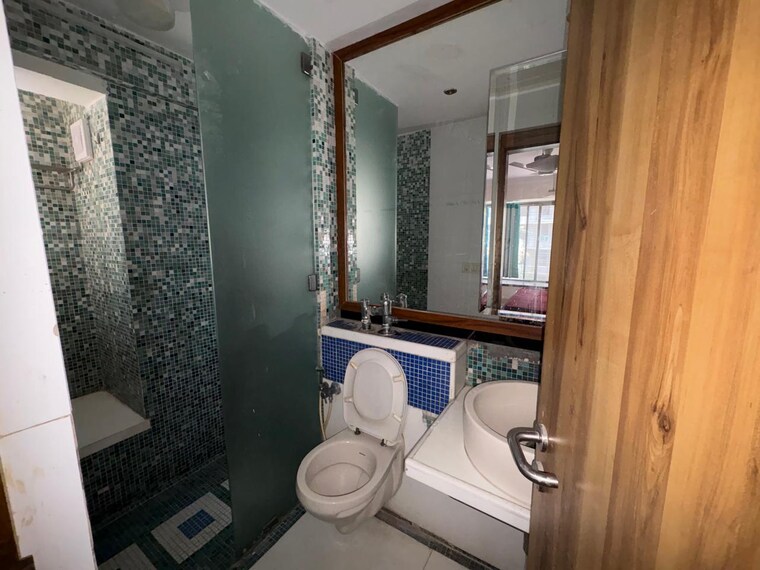 Bathroom, db-realty-shagun-towers 3 Bedroom 1250 Sq.Ft. Apartment In Goregaon East Mumbai 10365365