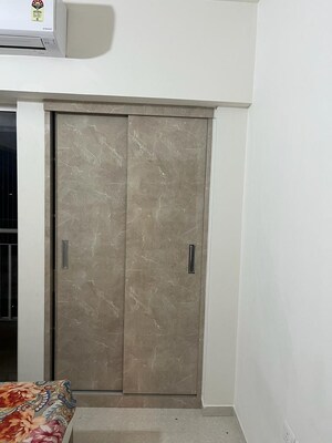 Room in 1 BHK Apartment at Lodha Amara, Kolshet Road – for Sale