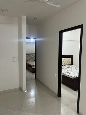 Room in 1 BHK Apartment at Lodha Amara, Kolshet Road – for Sale