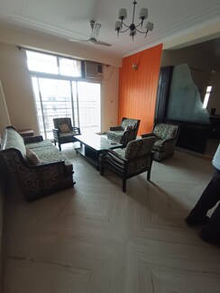 2 BHK Apartment For Rent in Mahagun Mansion I and II