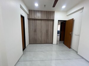 Room in 3 BHK Apartment at Vastrapur – for Rent