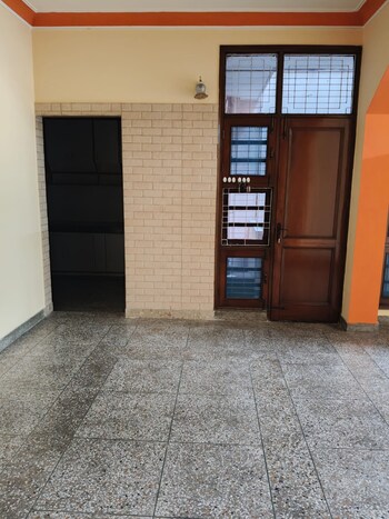 2 BHK House for Rent in Sector 55, Noida