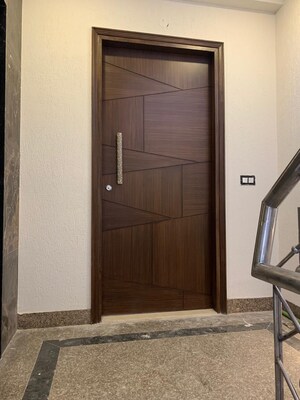 Building Lobby in 4 BHK Builder Floor at DLF City Phase IV, Dlf Phase iv – for Rent