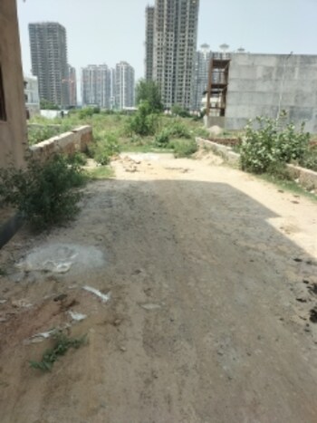 Plot for Sale in Noida Central, Noida