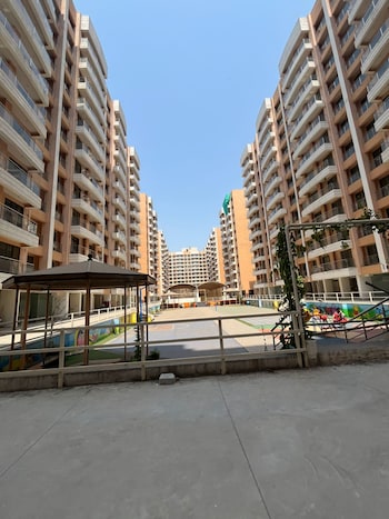 2.5 BHK Flat for Rent in Goregaon West, Mumbai