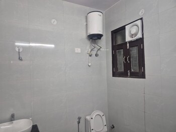 3 BHK House for Rent in Sector 41, Noida