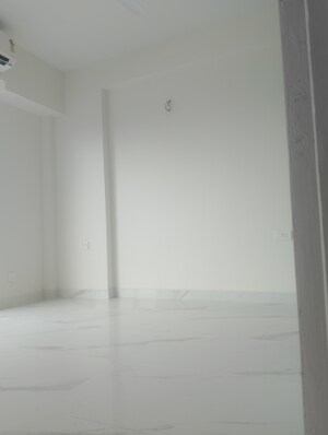 Room in 3 BHK Builder Floor at M3M Soulitude, Sector 89 – for Rent