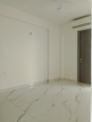 Room in 3 BHK Builder Floor at M3M Soulitude, Sector 89 – for Rent