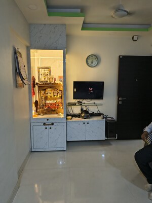 Furnished Amenities in 2 BHK Apartment at Kurla – for Rent