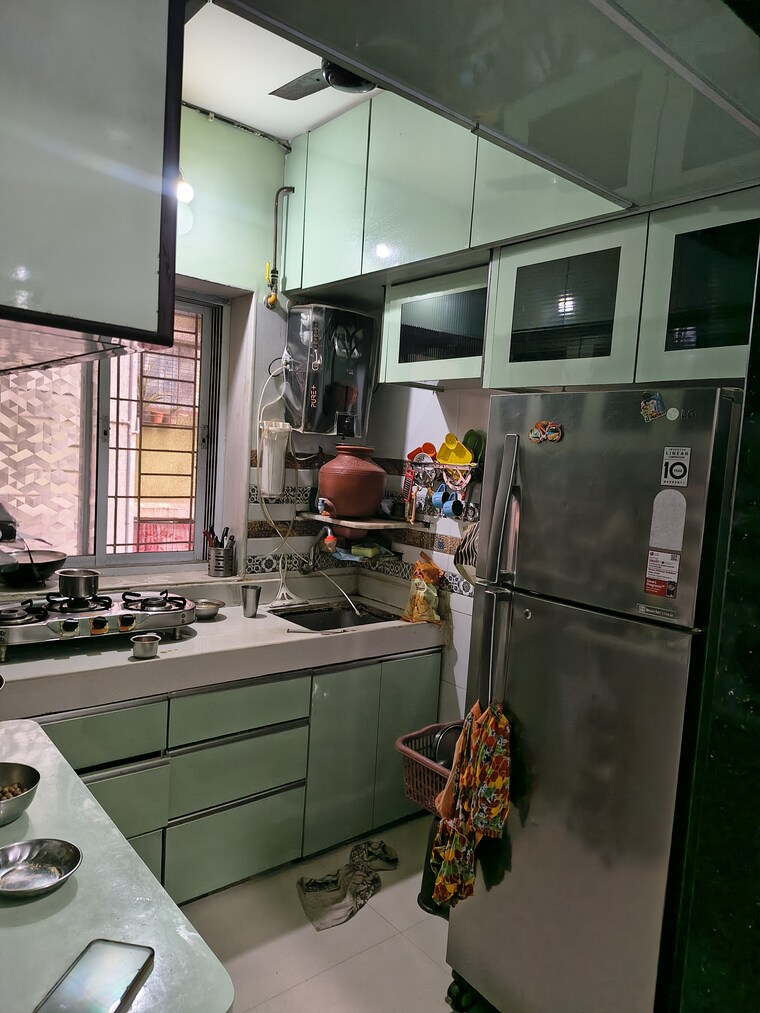 Balcony, kurla 2 Bedroom 500 Sq.Ft. Apartment In Kurla Mumbai 10377055