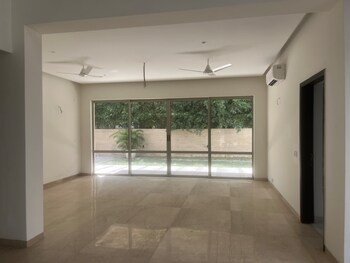Unitech Uniworld Resorts-The Residences