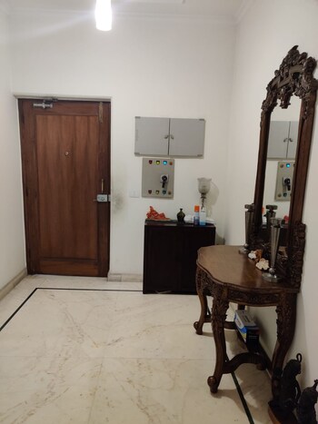 4 BHK Builder Floor for Rent in Vasant Vihar, Delhi