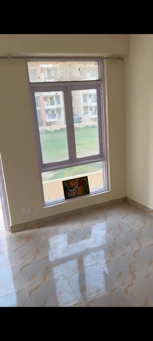 Room in 2 BHK Apartment at Apex Our Homes, Sector 37c – for Rent