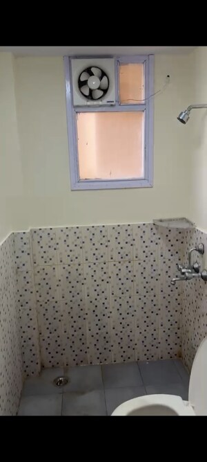 Room in 2 BHK Apartment at Apex Our Homes, Sector 37c – for Rent