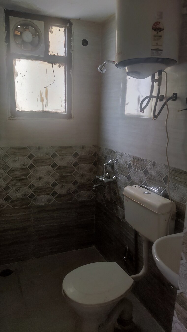 Bathroom, apex-our-homes 2 Bedroom 830 Sq.Ft. Apartment In Sector 37c Gurgaon 10381183