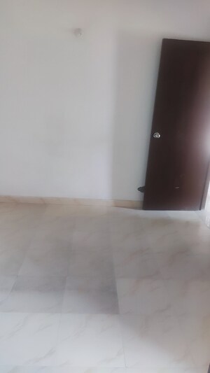 Room in 2 BHK Apartment at Apex Our Homes, Sector 37c – for Rent