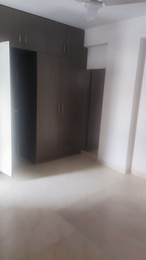 Room in 2 BHK Apartment at Apex Our Homes, Sector 37c – for Rent