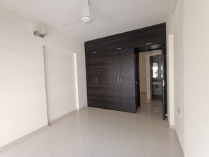 Room in 3 BHK Apartment at Godrej Central, Chembur – for Rent