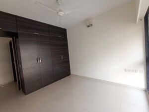 Room in 3 BHK Apartment at Godrej Central, Chembur – for Rent