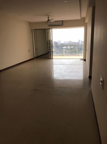 3.5 BHK Flat for Rent in Juhu, Mumbai