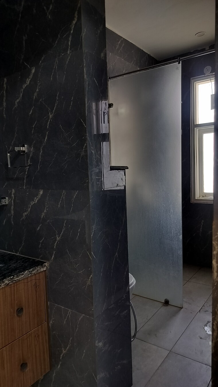 Bathroom, sector 57 5 Bedroom 400 Sq.Yd. Builder Floor In Sector 57 Gurgaon 10386334