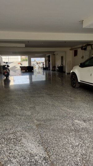 Parking in 5 BHK Builder Floor at Sector 57 – for Sale