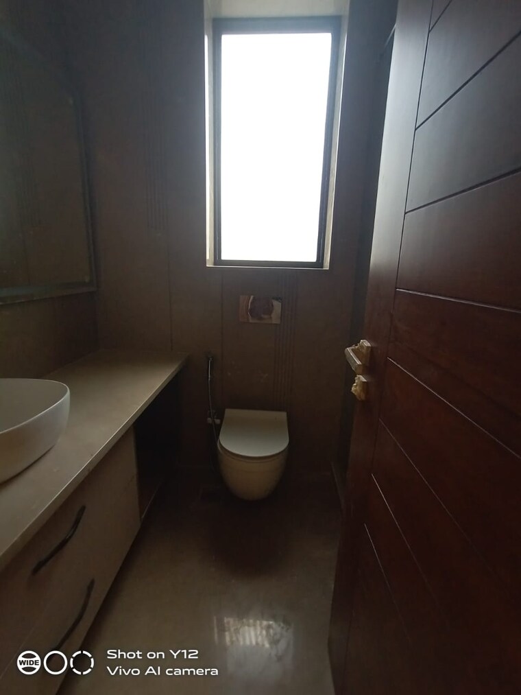 Bathroom, greater kailash i 3 Bedroom 208 Sq.Ft. Builder Floor In Greater Kailash I Delhi 10386349