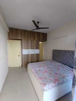2 BHK Apartment For Rent in Pyramid Square 67A