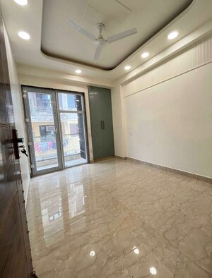 Room in 2 BHK Apartment at Saket – for Rent