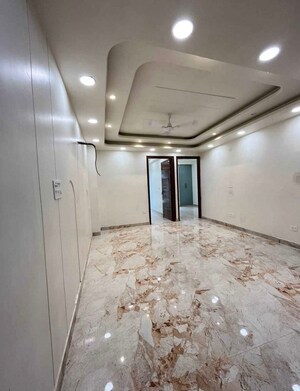 Room in 2 BHK Apartment at Saket – for Rent